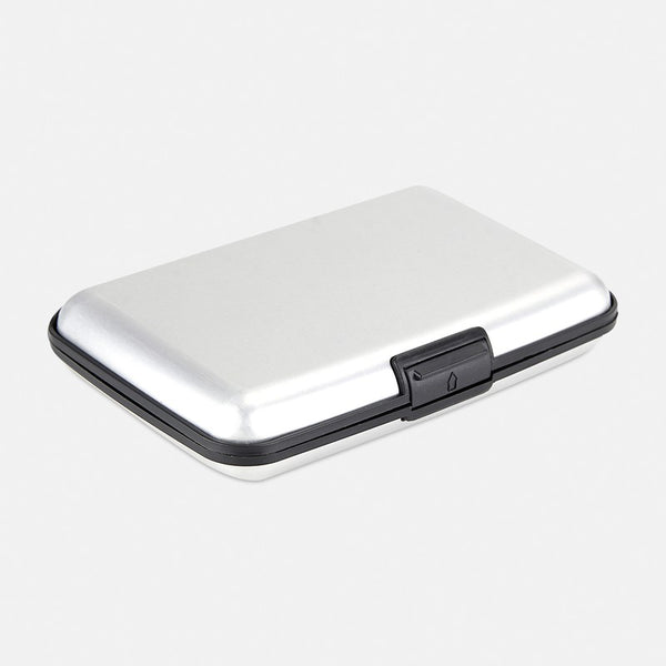 https://multimedias3-cloudsync-synology.s3.us-west-2.amazonaws.com/thumbnail_modelos/M-83500.jpg